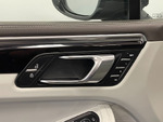 Porsche Macan S miniatura 18