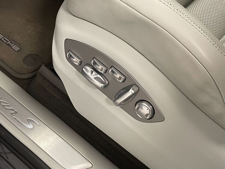Porsche Macan S foto 24