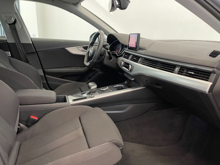 Audi A4 SLINE foto 32