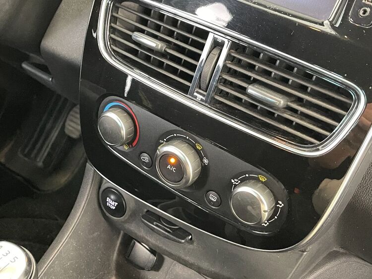 Renault Clio LIMITED foto 30