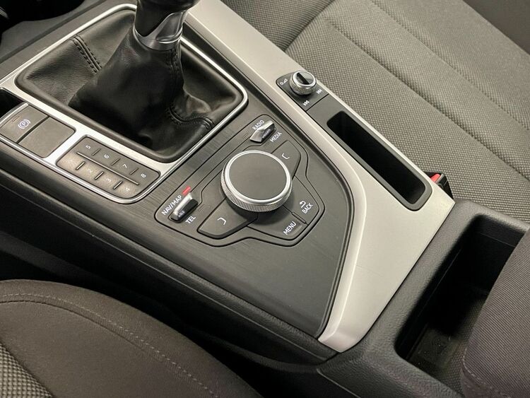 Audi A4 ADVANCED foto 29