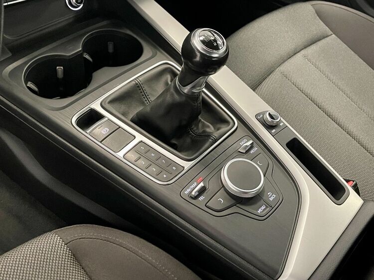 Audi A4 ADVANCED foto 30