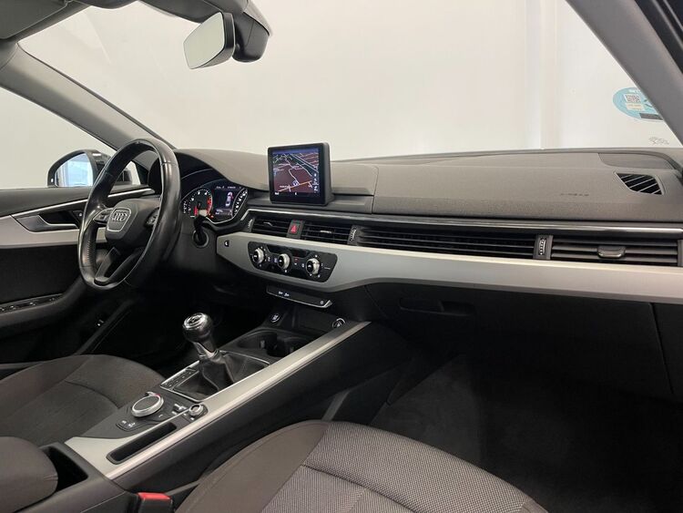 Audi A4 ADVANCED foto 32