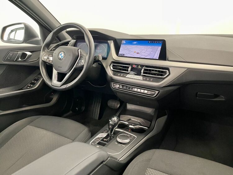 BMW Serie 1 18D foto 12