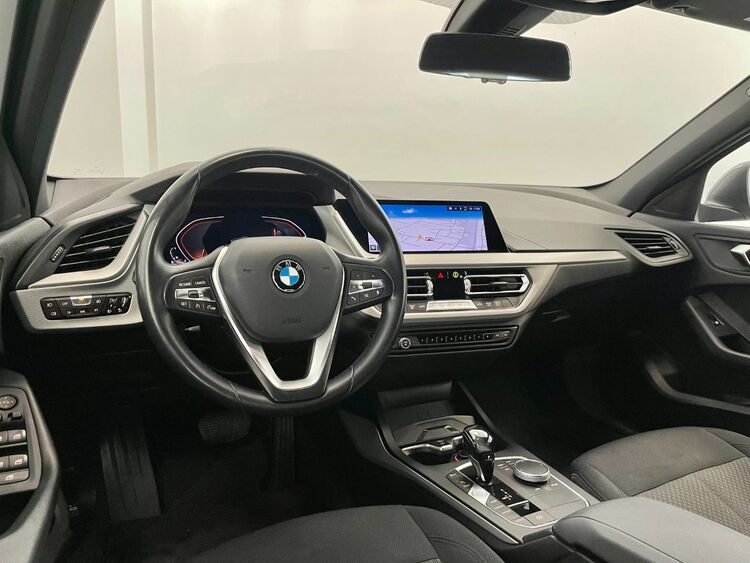 BMW Serie 1 18D foto 9