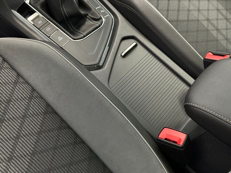 Volkswagen Tiguan R LINE foto 28