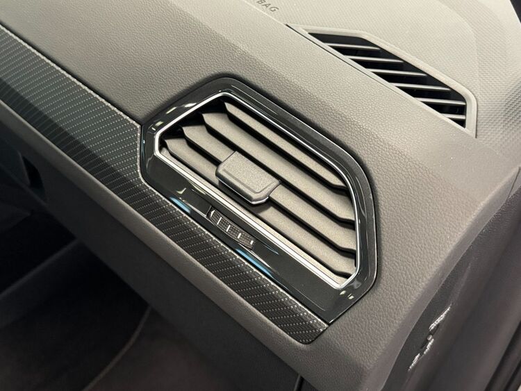 Volkswagen Tiguan R LINE foto 36