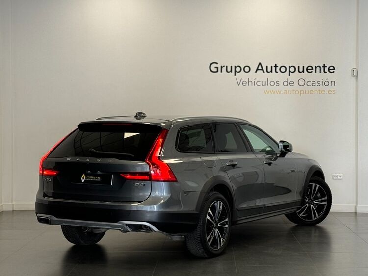 Volvo V90 Cross Country D4 4WD foto 4