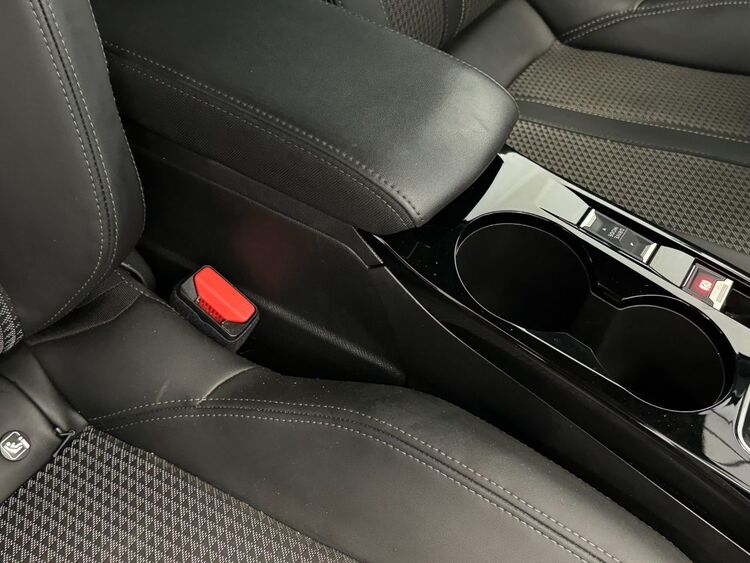 Peugeot 2008 GT LINE foto 38