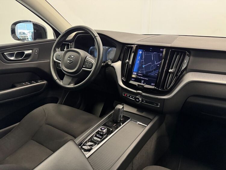 Volvo XC60 MOMENTUM AUTO foto 12