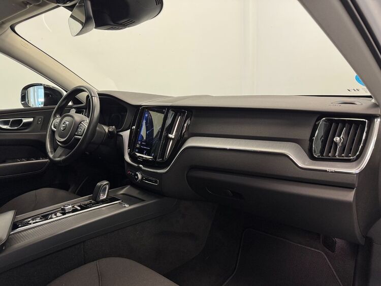 Volvo XC60 MOMENTUM AUTO foto 13