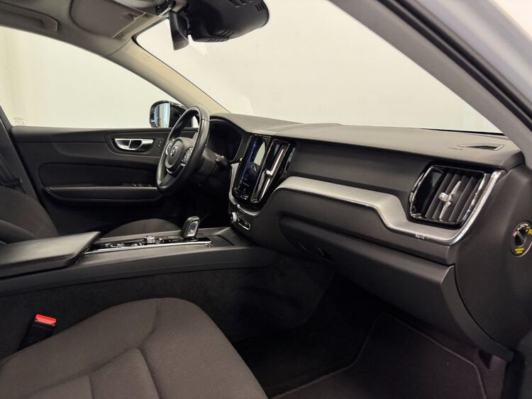 Volvo XC60 MOMENTUM AUTO foto 26