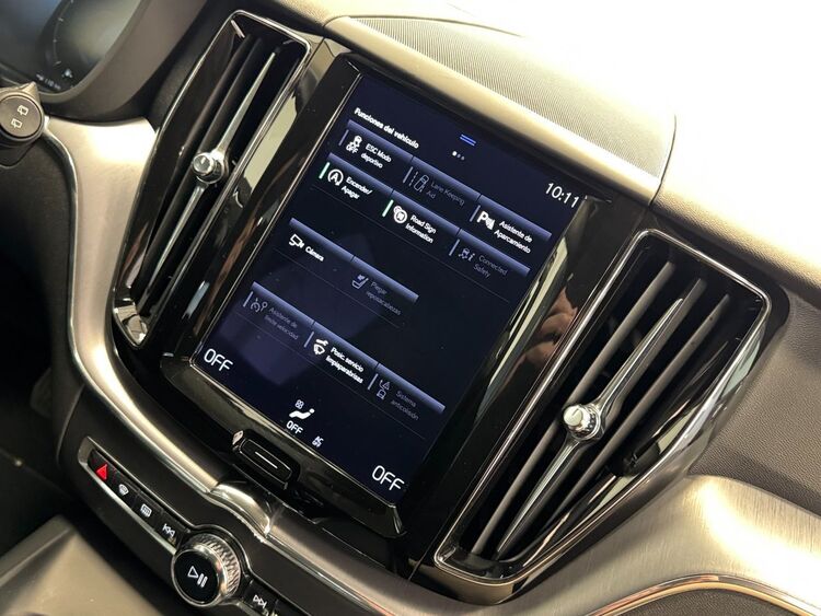 Volvo XC60 MOMENTUM AUTO foto 31