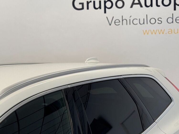Volvo XC60 MOMENTUM AUTO foto 38