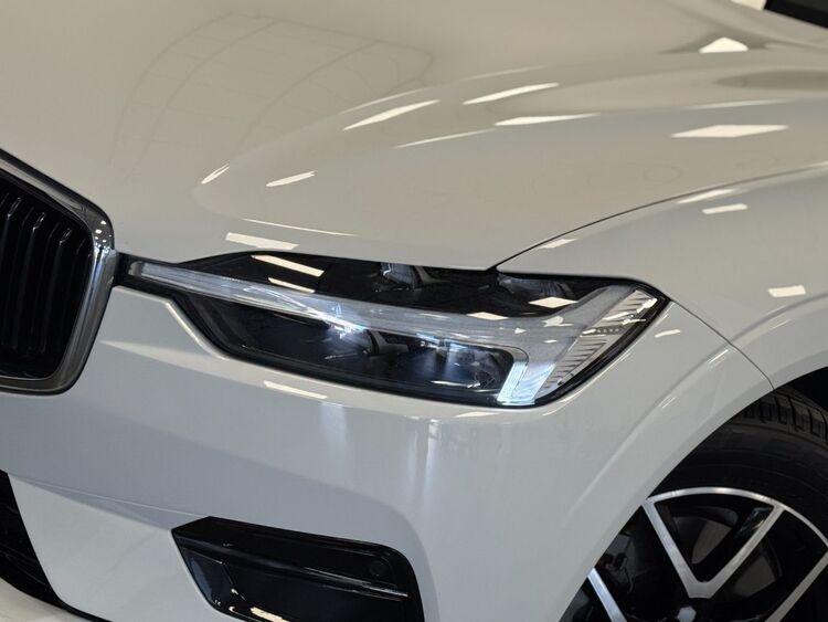 Volvo XC60 MOMENTUM AUTO foto 41