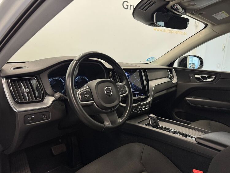 Volvo XC60 MOMENTUM AUTO foto 8