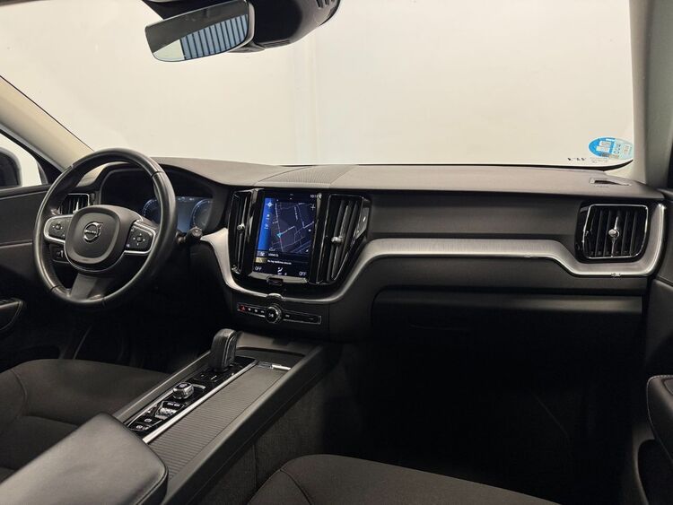 Volvo XC60 MOMENTUM AUTO foto 11