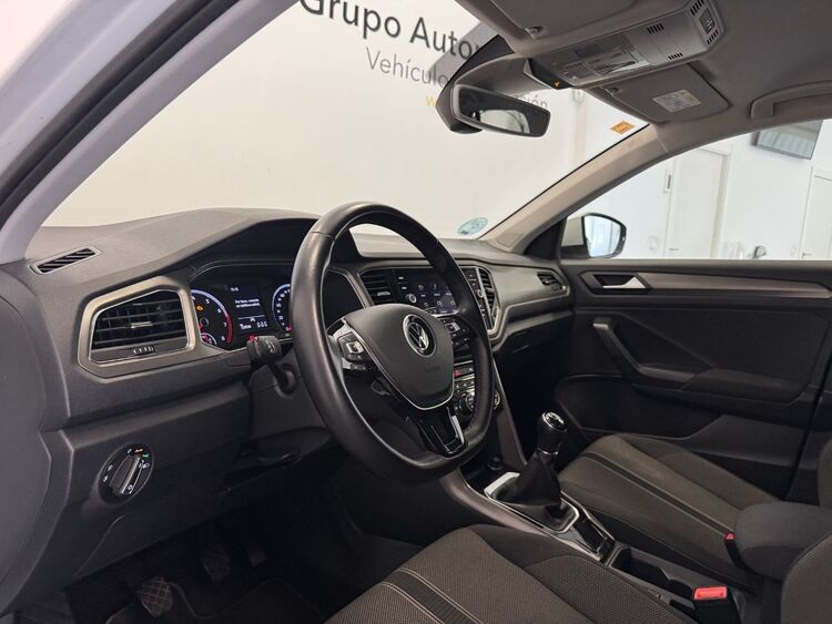 Volkswagen T-Roc ADVANCE foto 14