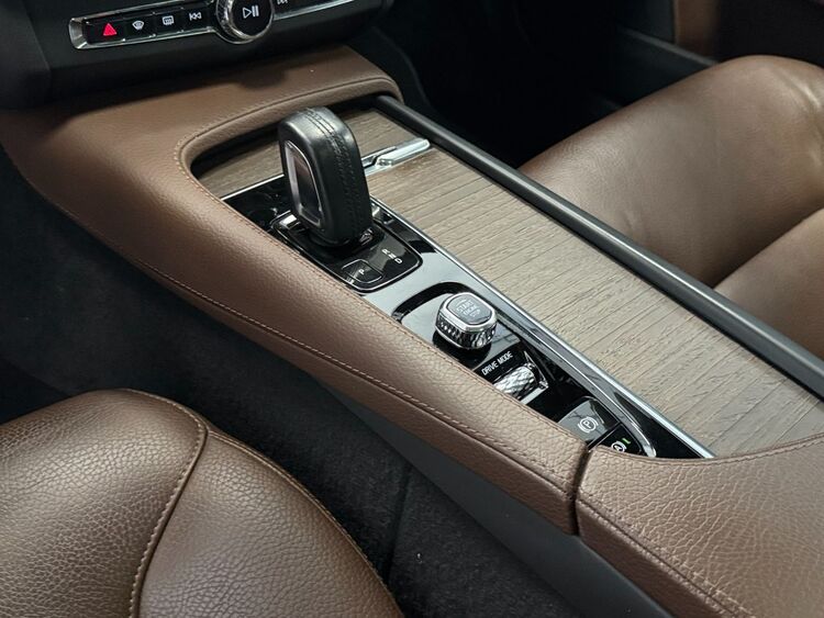 Volvo V90 B4 foto 24