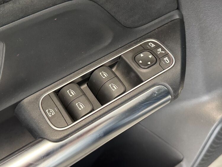 Mercedes GLA AMG foto 16