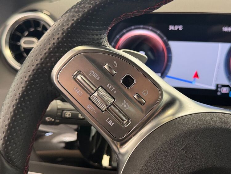 Mercedes GLA AMG foto 23