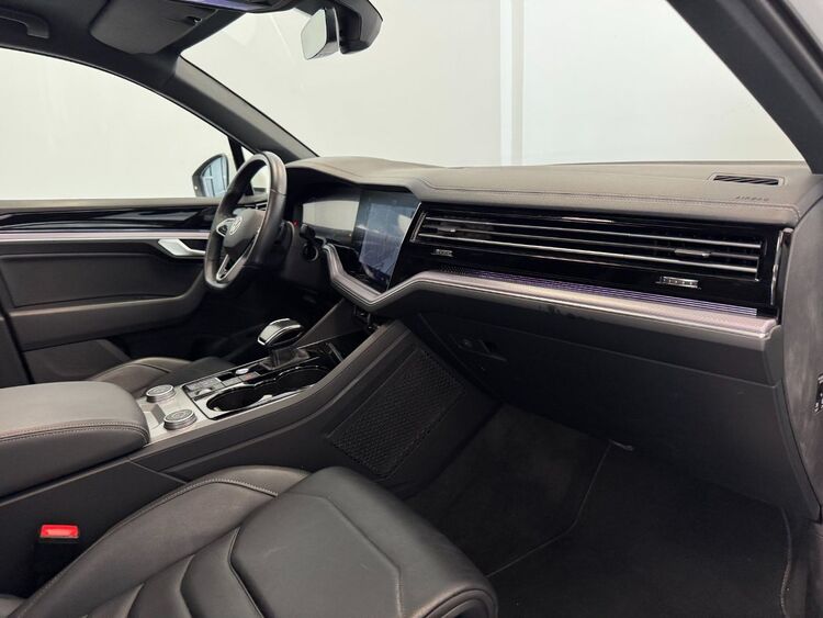 Volkswagen Touareg R LINE foto 33
