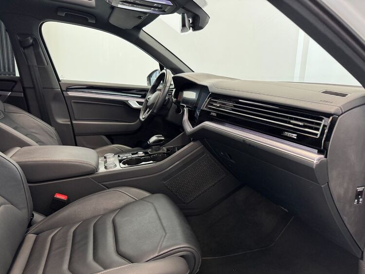 Volkswagen Touareg R LINE foto 34