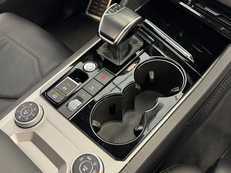 Volkswagen Touareg R LINE foto 44