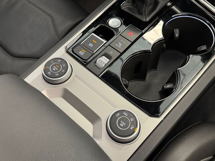 Volkswagen Touareg R LINE foto 45