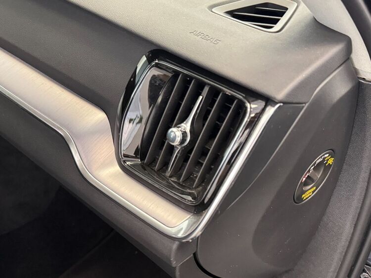 Volvo V60 MOMENTUM AUTO foto 29