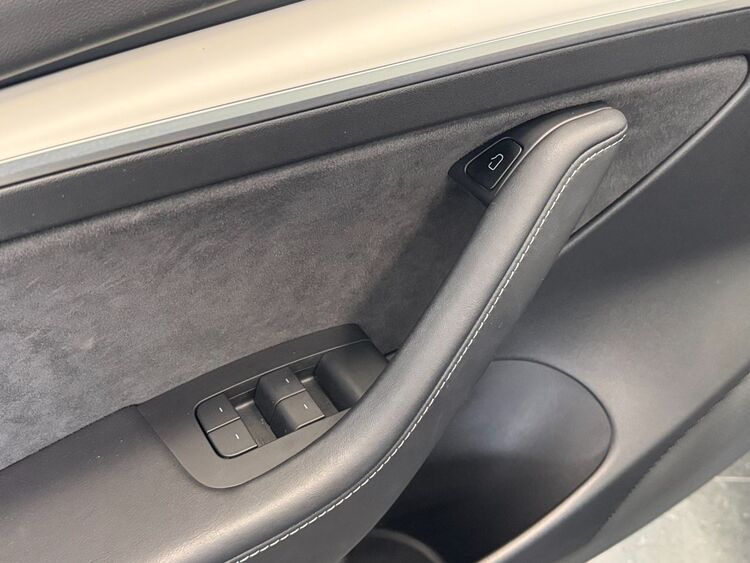 Tesla Model 3 GRAN AUTONOMIA foto 15