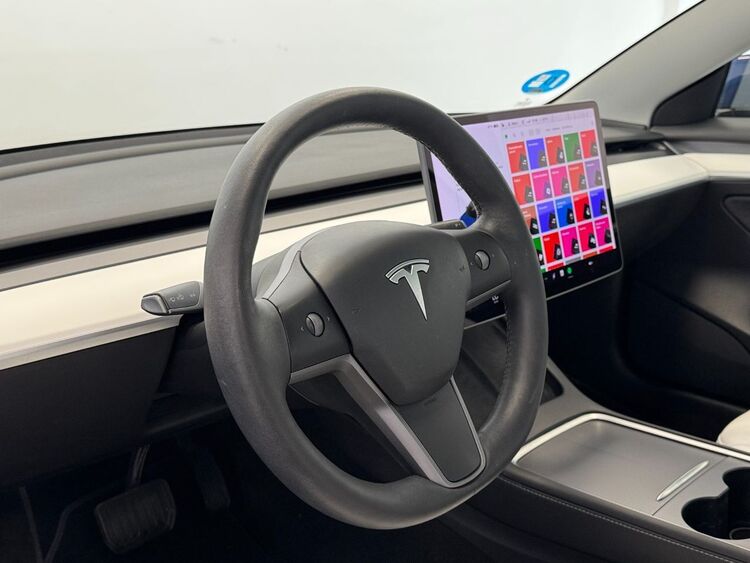 Tesla Model 3 GRAN AUTONOMIA foto 18