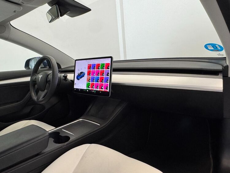 Tesla Model 3 GRAN AUTONOMIA foto 20