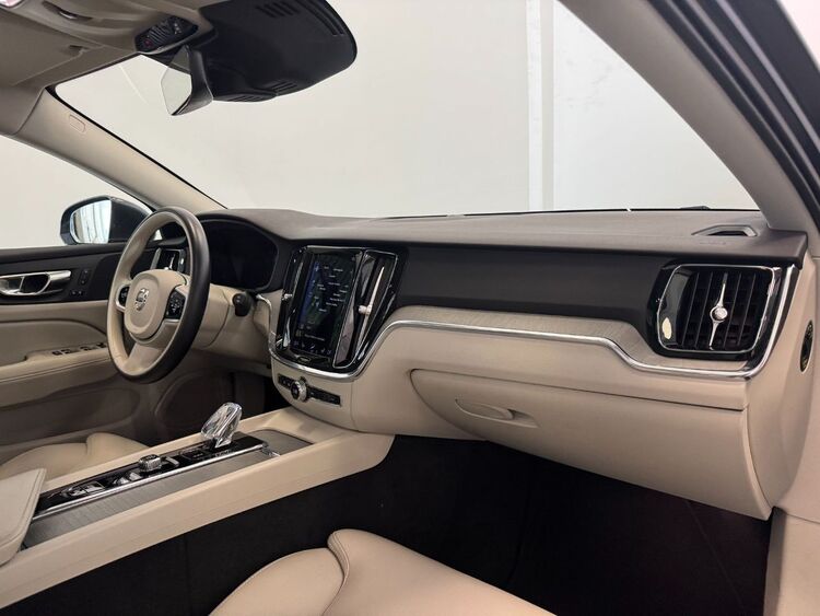 Volvo V60 INSCRIPTION AUTO foto 13
