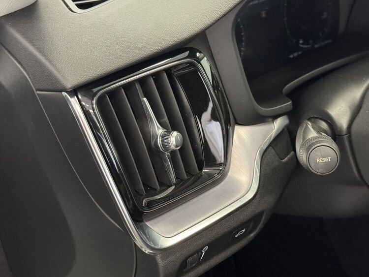 Volvo V60 AWD AUTO foto 19