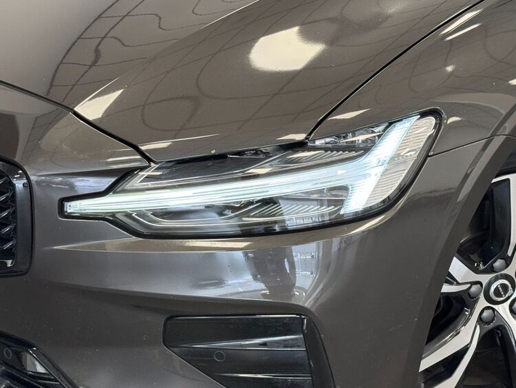 Volvo V60 PLUS DARK AUTO foto 39