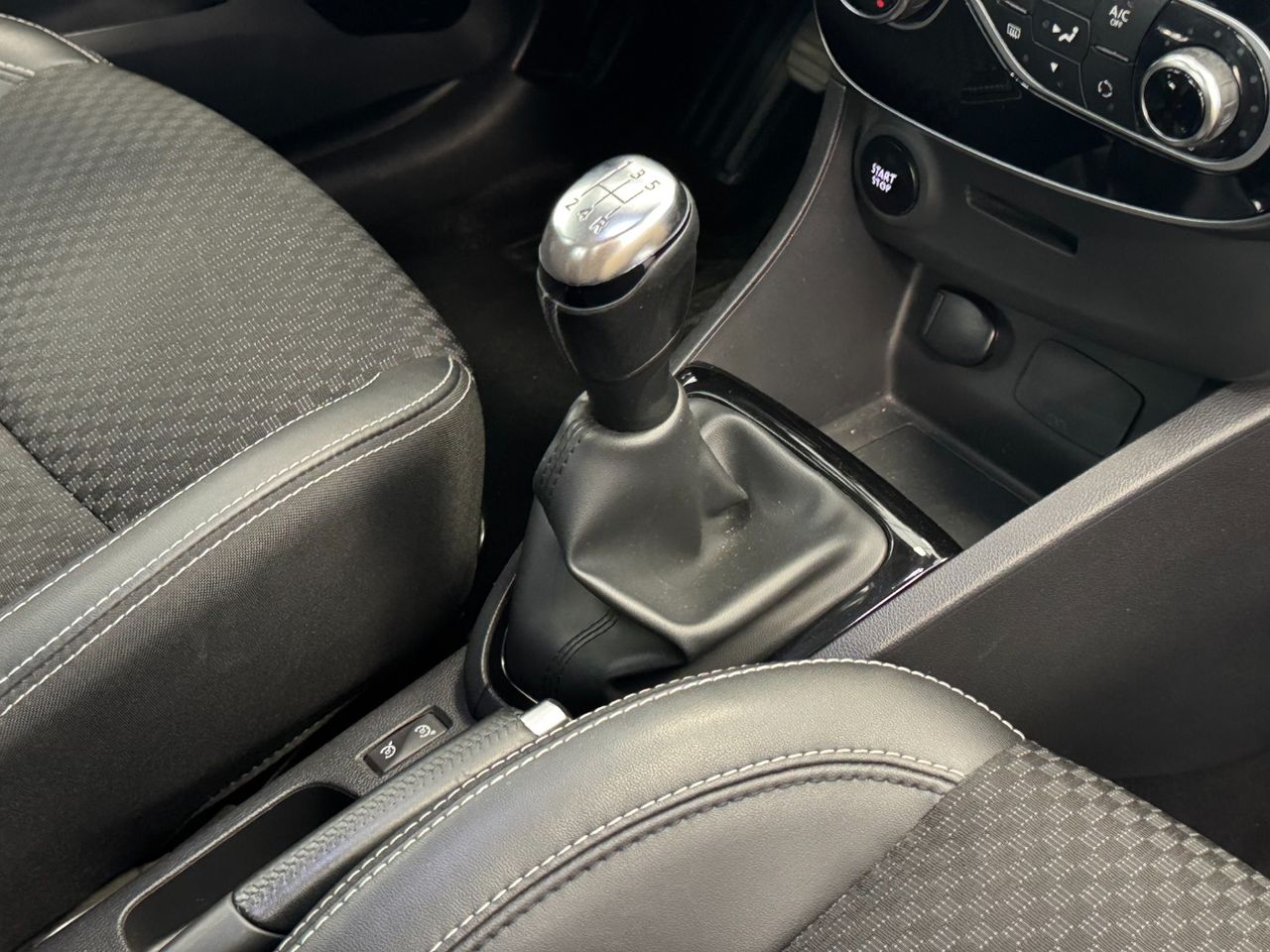 Renault Clio ZEN foto 27