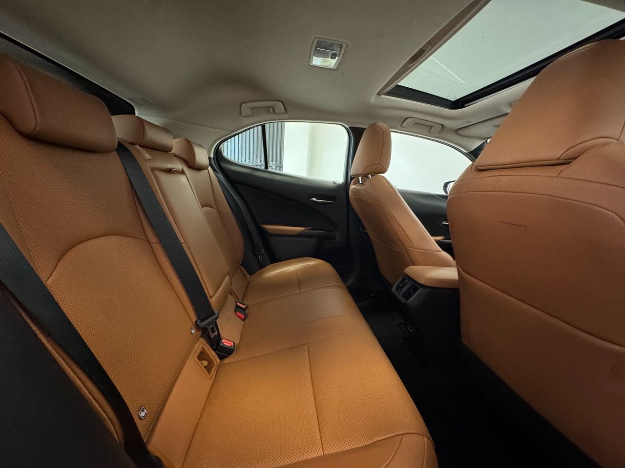Lexus UX LUXURY miniatura 45