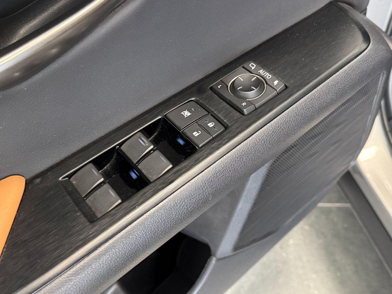 Lexus UX LUXURY foto 16