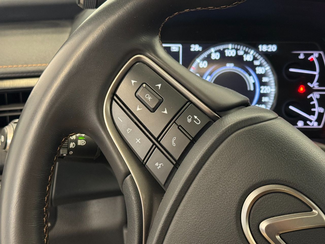 Lexus UX LUXURY foto 24