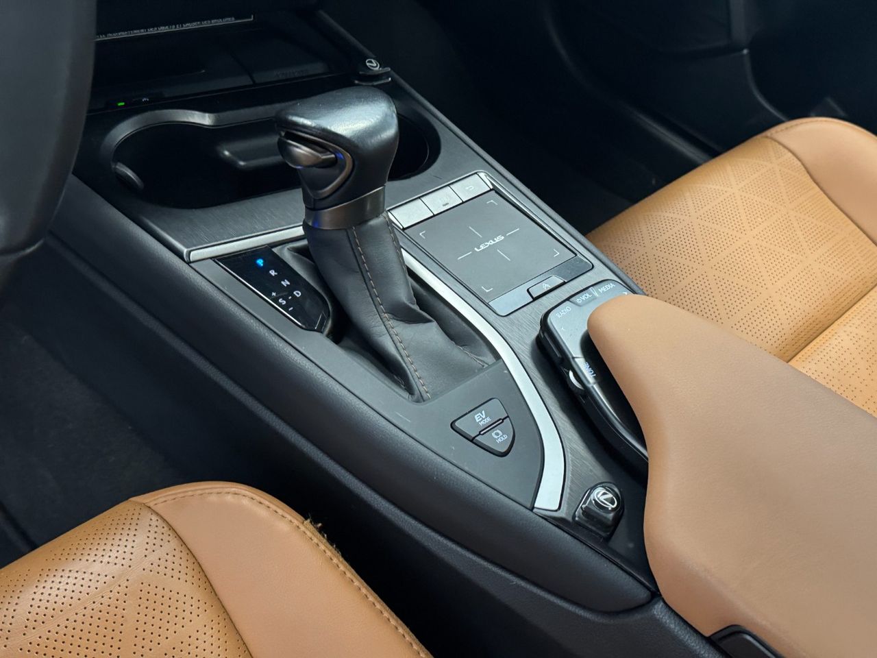 Lexus UX LUXURY foto 27