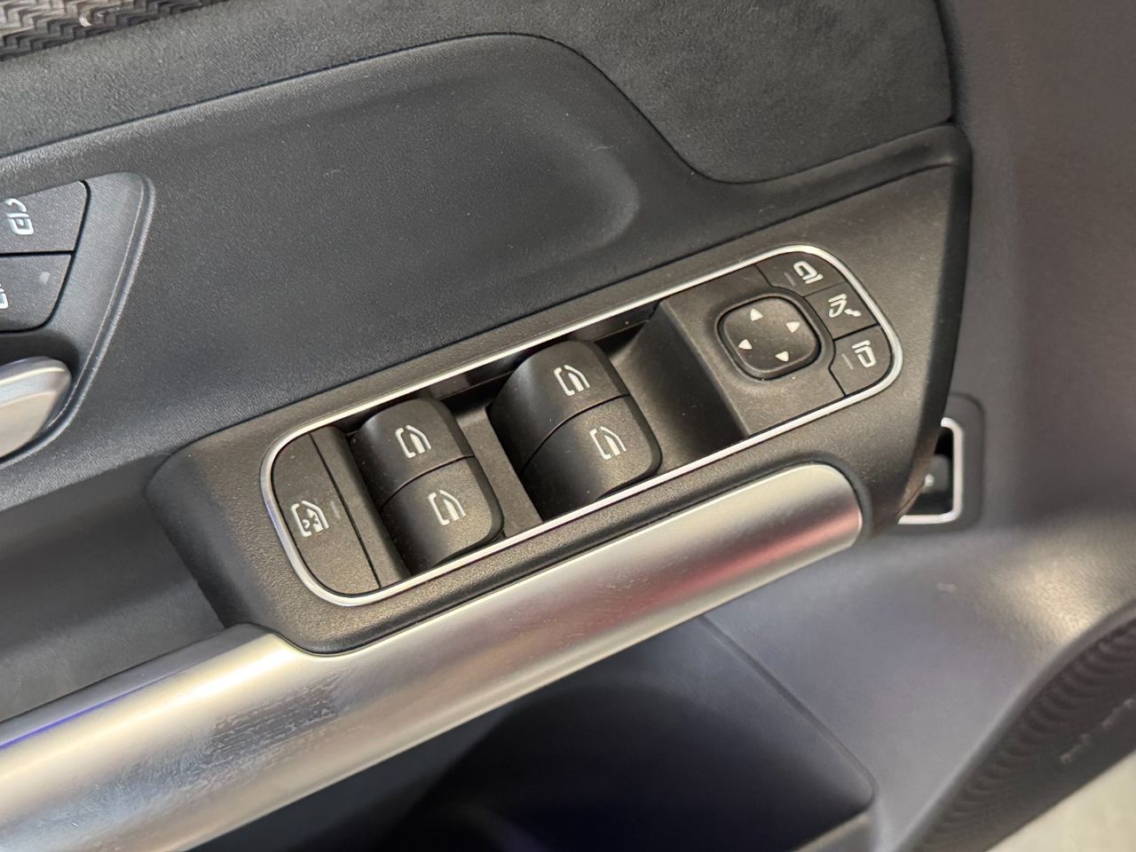 Mercedes GLA AMG miniatura 16