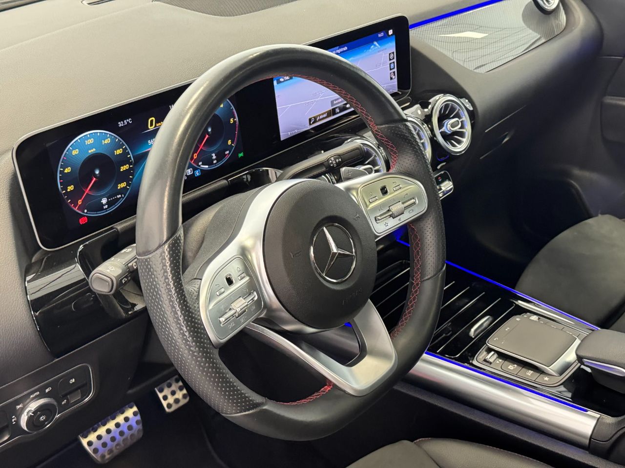 Mercedes GLA AMG miniatura 20
