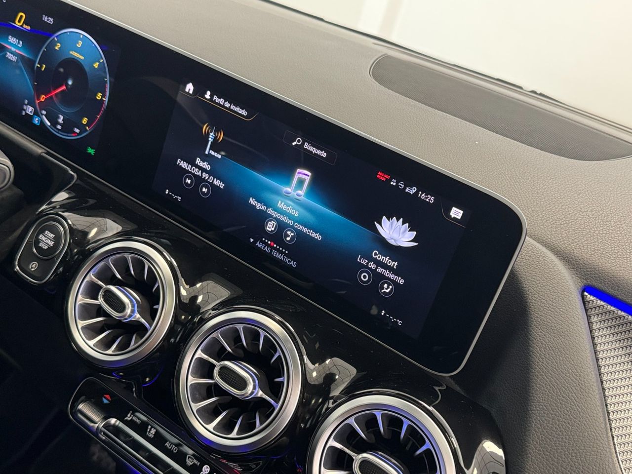 Mercedes GLA AMG miniatura 36
