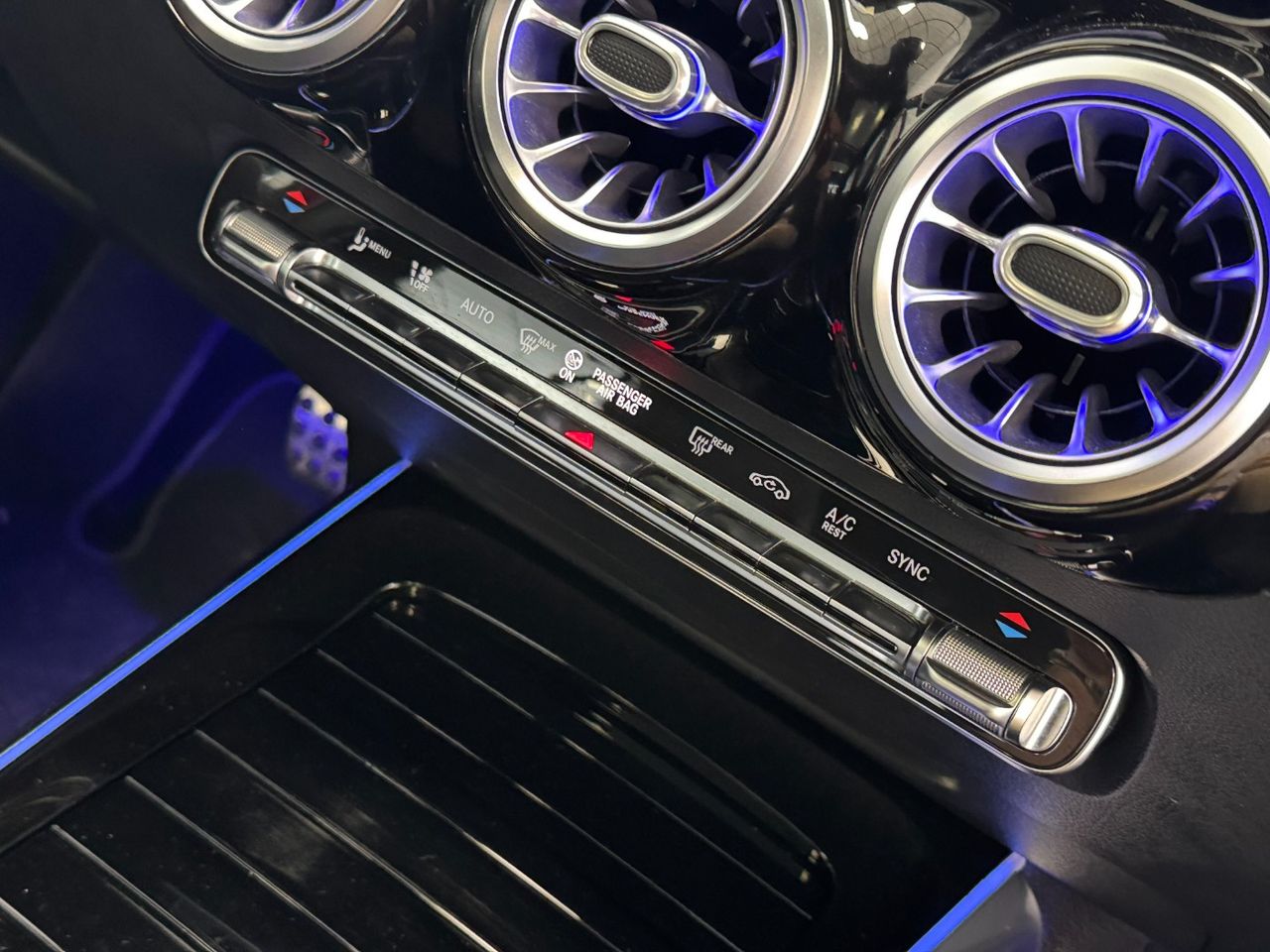 Mercedes GLA AMG miniatura 39
