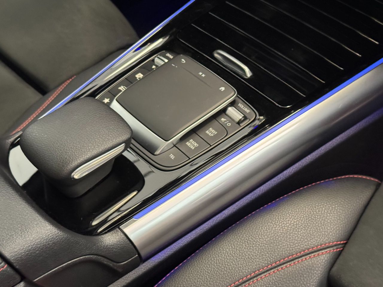 Mercedes GLA AMG miniatura 41