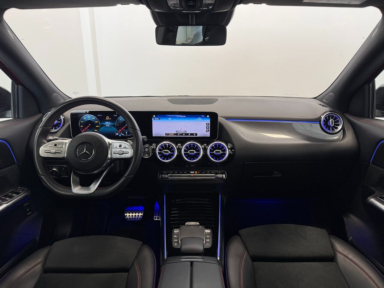 Mercedes GLA AMG miniatura 10