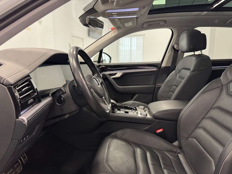 Volkswagen Touareg R LINE foto 14