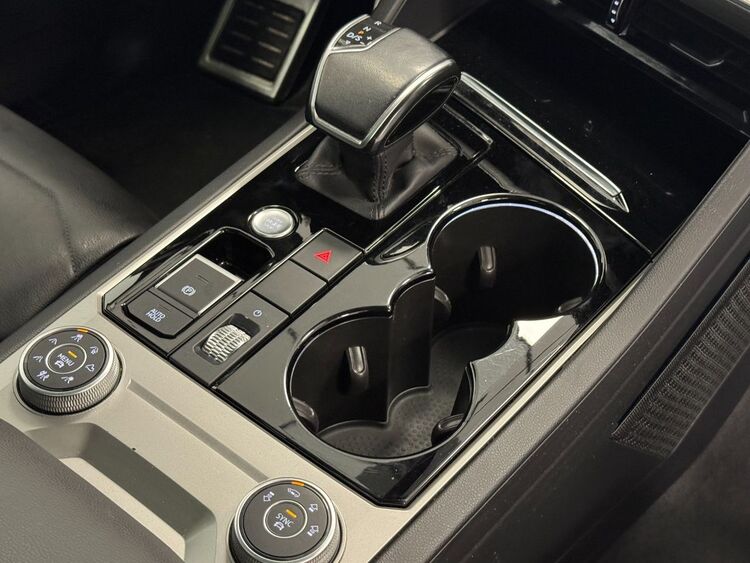 Volkswagen Touareg R LINE foto 32