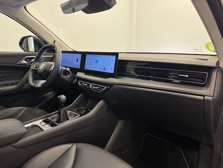 MG HS LUXURY foto 13